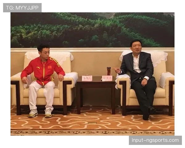 邹敬园家里摆满奖杯,连拖鞋都是定制的? 邹敬园家里摆满奖杯,连拖鞋都是定制的?